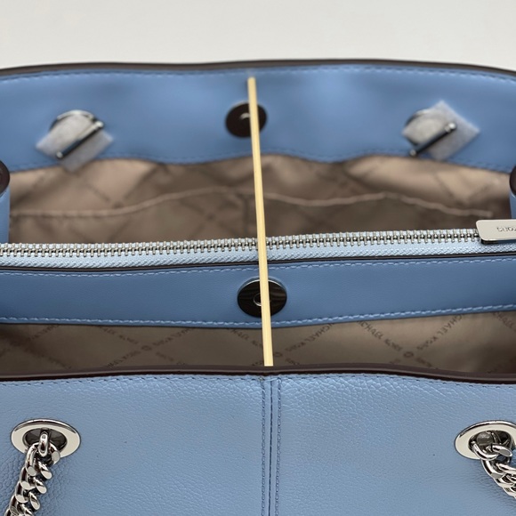 Michael Kors Teagen Bag & Continental Wallet - Picture 9 of 14